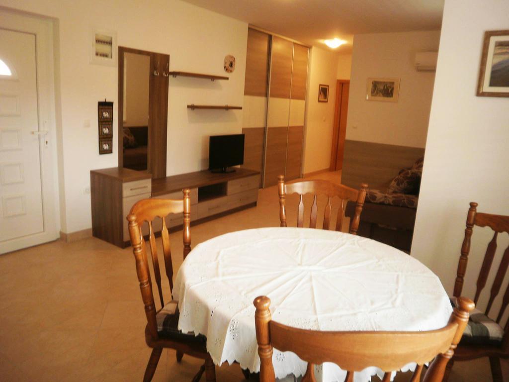 Apartments Lana And Lili Preko Room photo