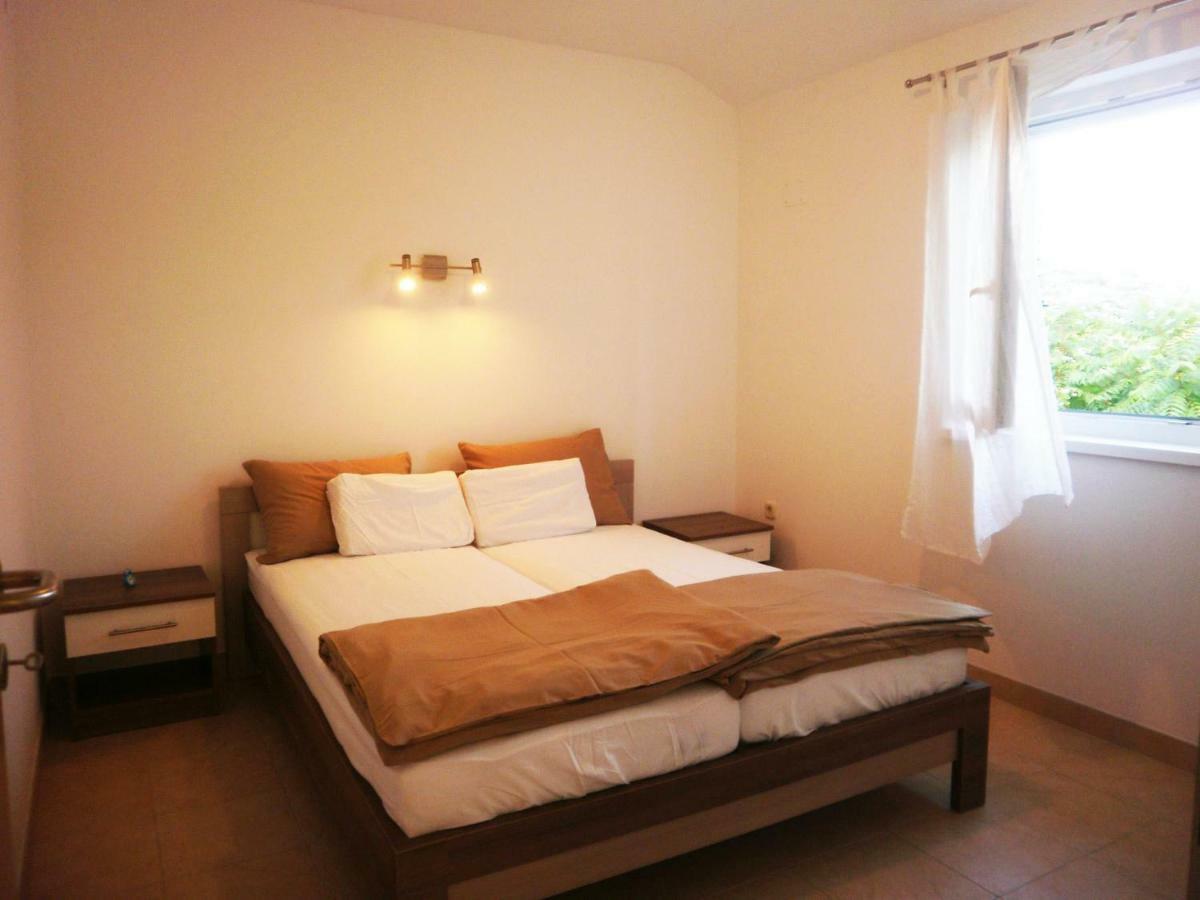 Apartments Lana And Lili Preko Exterior photo
